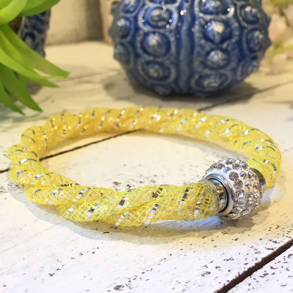 Diamond Mesh Magnet Bracelet - Picture 4 of 6